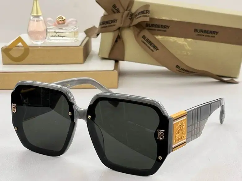 Burberry Glasses (110)